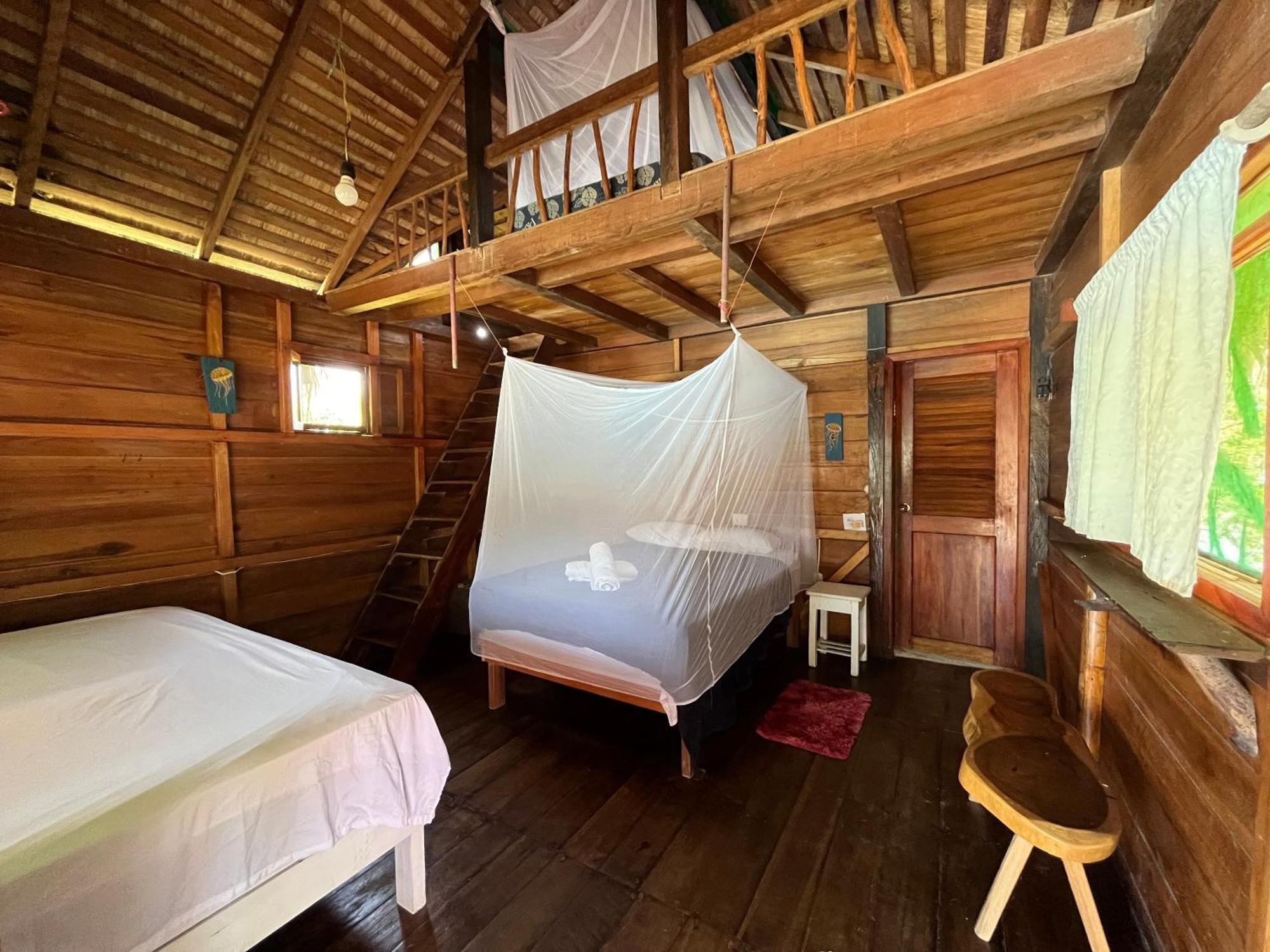 Kamala Surf & Backpacker Hostel Montanita