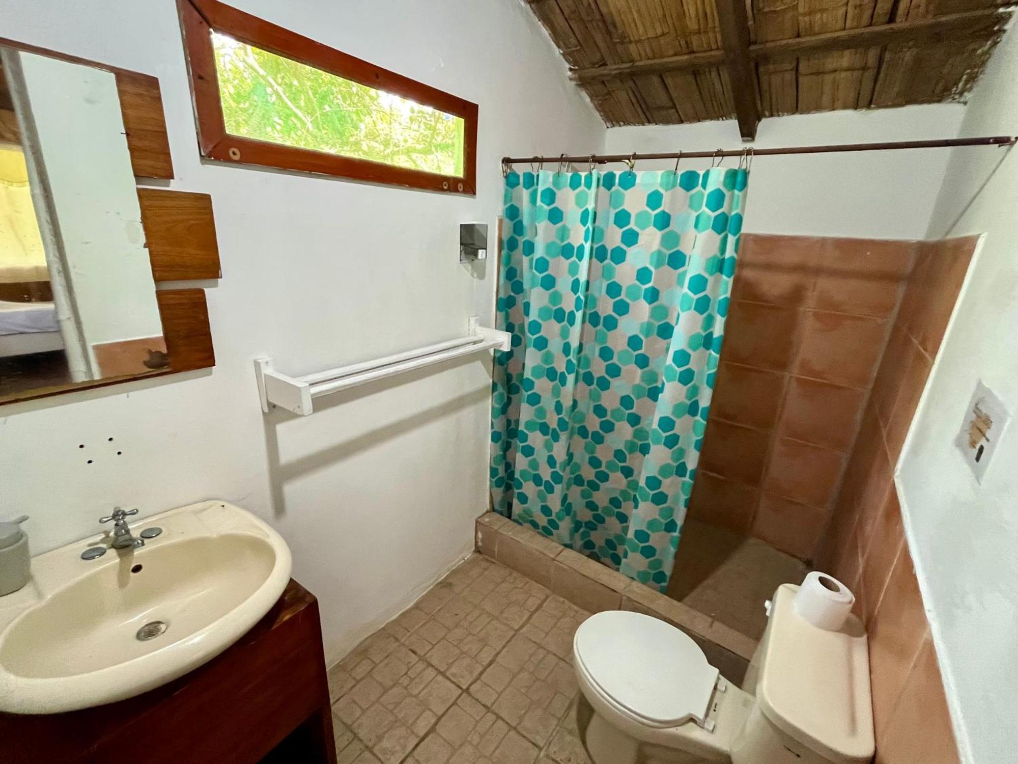 Kamala Surf & Backpacker Hostal *